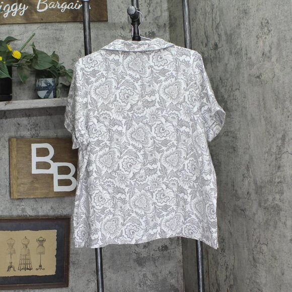 NWT Vera Bradley Cotton Pajama Set Button-up Shirt and Shorts Java Lace Gray 2XL - Picture 4 of 9